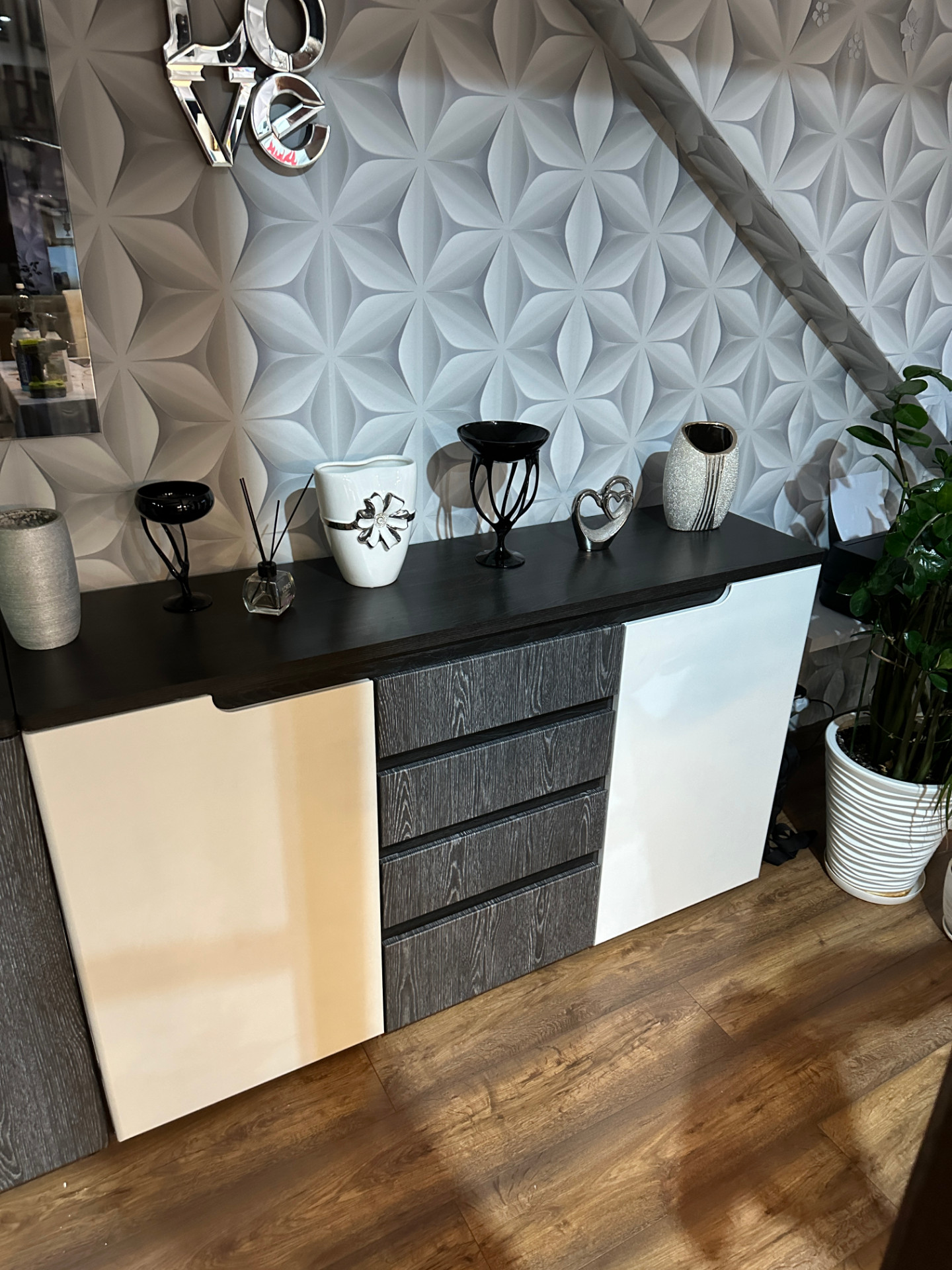 Odnowienie frontów w komodzie – Tczew - przed zmianą