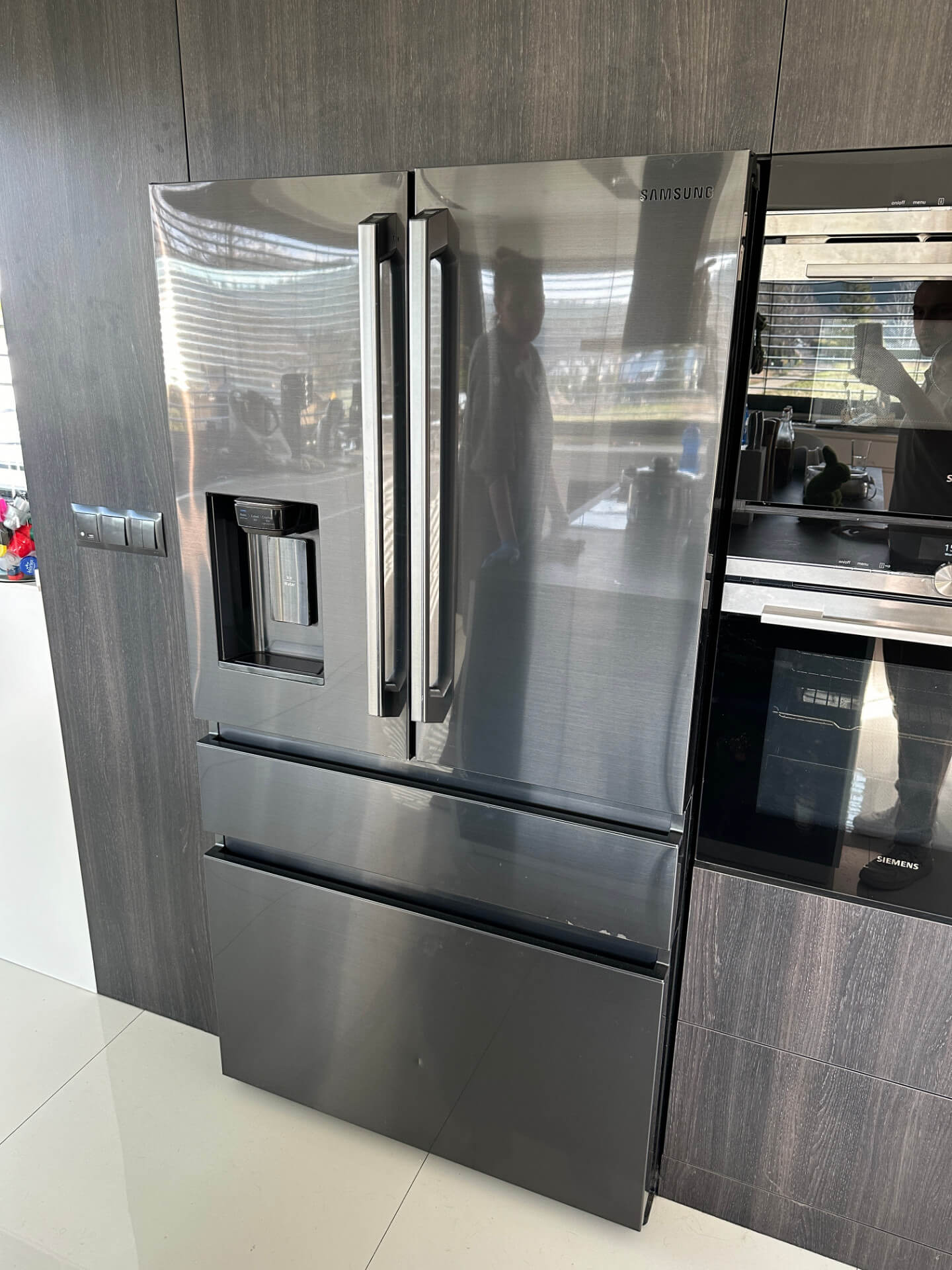 Oklejanie lodówki – Rumia - przed zmianą